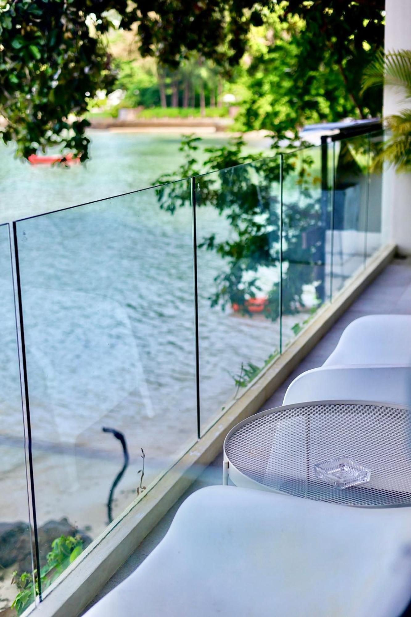 Apartment Tri Trang Beachfront With Stunning Views